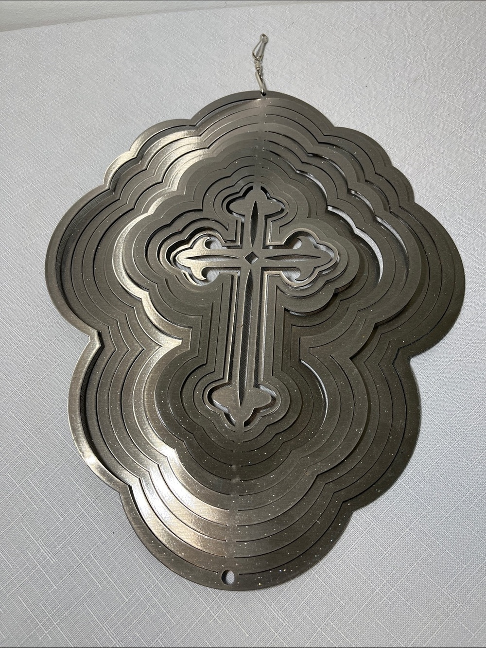 Metal Cross Crucifix Wind Spinner
Sparkly Silver Metal Design
Whirligig